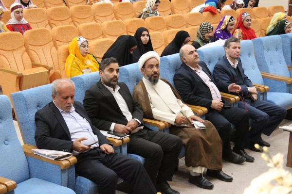 با حضور مدیرکل فرهنگی دانشگاه فرهنگیان؛ 
آئین افتتاحیه جشنواره ملی اقوام دانشگاه فرهنگیان در بوشهر برگزار شد 36