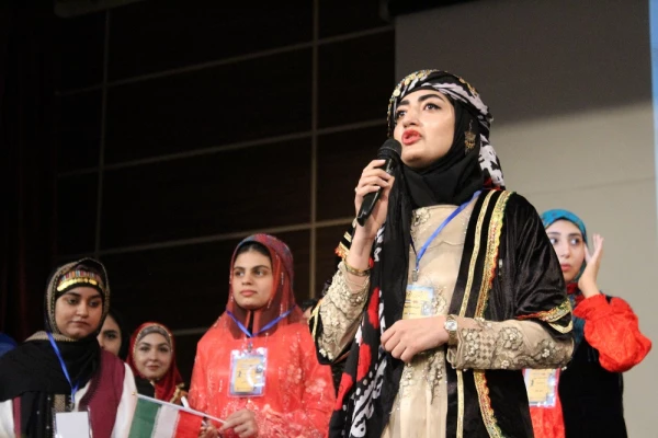 با حضور مدیرکل فرهنگی دانشگاه فرهنگیان؛ 
آئین افتتاحیه جشنواره ملی اقوام دانشگاه فرهنگیان در بوشهر برگزار شد 34