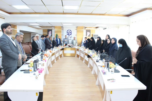 با حضور مدیرکل حقوقی دانشگاه فرهنگیان؛
دوره دانش افزایی حقوقی ویژه مدیران ارشد قطب 1 کشور در بوشهر آغاز شد 6