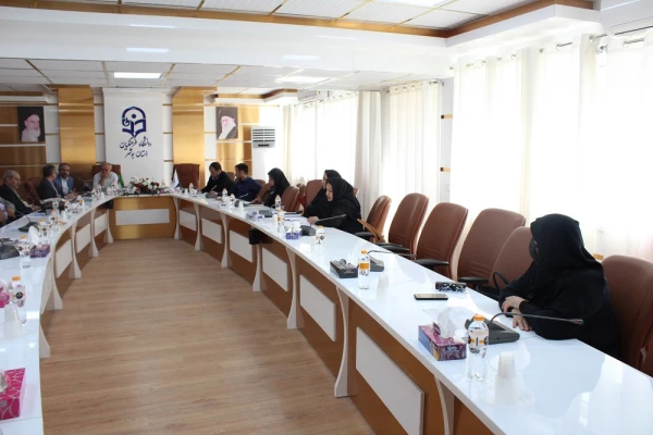 با حضور رئیس دانشگاه فرهنگیان استان بوشهر؛
نشست هم افزایی مسئولان جشنواره الگوهای برتر تدریس پردیس علامه طباطبایی با اساتید دانشگاه برگزار شد 10