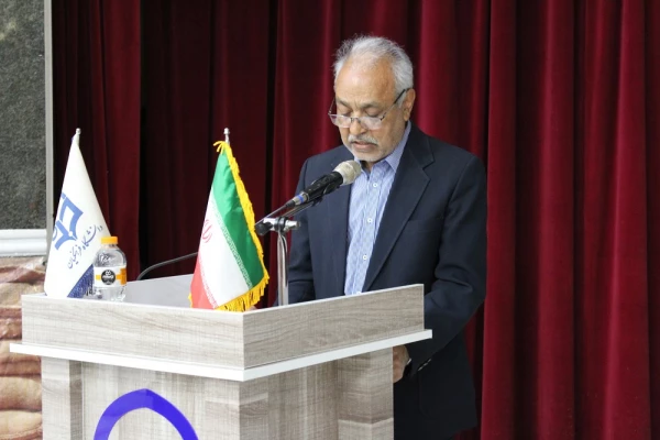 با حضور نماینده ولی فقیه در استان و امام جمعه بوشهر؛
برگزاری آئین بزرگداشت بی بی فطوم بلادی نخستین زن صاحب دیوان در بوشهر/ رونمایی از مجموعه اشعار بی بی فطوم بلادی 15