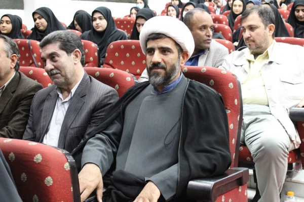 با حضور نماینده ولی فقیه در استان و امام جمعه بوشهر؛
برگزاری آئین بزرگداشت بی بی فطوم بلادی نخستین زن صاحب دیوان در بوشهر/ رونمایی از مجموعه اشعار بی بی فطوم بلادی 8