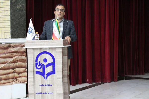 با حضور نماینده ولی فقیه در استان و امام جمعه بوشهر؛
برگزاری آئین بزرگداشت بی بی فطوم بلادی نخستین زن صاحب دیوان در بوشهر/ رونمایی از مجموعه اشعار بی بی فطوم بلادی 16