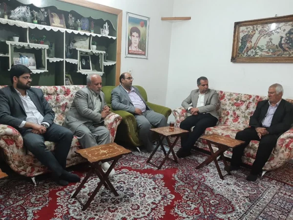 به مناسبت روز بزرگداشت شهدا؛ 
دیدار مسئولان دانشگاه فرهنگیان استان بوشهر با خانواده شهید محمدی باغملایی  5