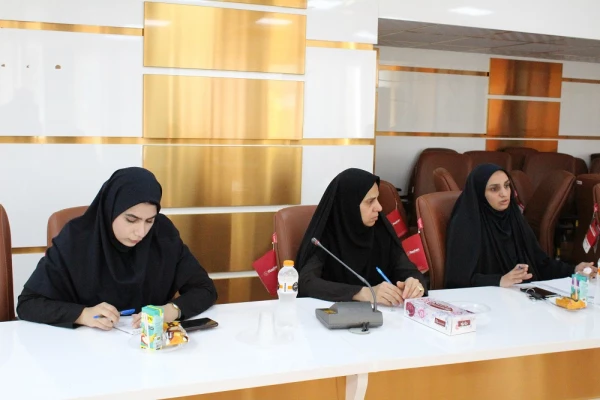 با حضور معاون آموزش ابتدایی اداره کل آموزش و پرورش استان بوشهر؛
نخستین نشست پویش آموخته ها و نیاموخته های من در دانشگاه فرهنگیان برگزار شد 2