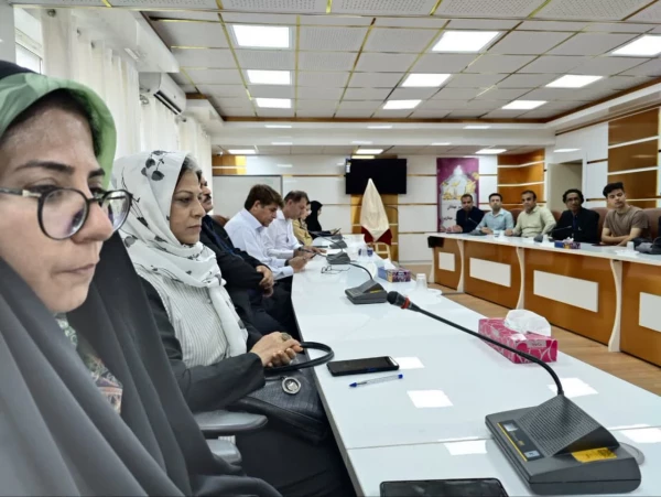 با حضور جامعه ادبی و علمی استان بوشهر؛
از کتاب پژوهشی فایز مفتون در دانشگاه فرهنگیان بوشهر رونمایی شد 3