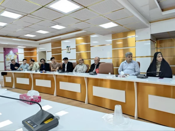 با حضور جامعه ادبی و علمی استان بوشهر؛
از کتاب پژوهشی فایز مفتون در دانشگاه فرهنگیان بوشهر رونمایی شد 4