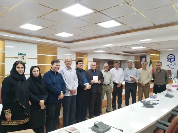 با حضور جامعه ادبی و علمی استان بوشهر؛
از کتاب پژوهشی فایز مفتون در دانشگاه فرهنگیان بوشهر رونمایی شد 5