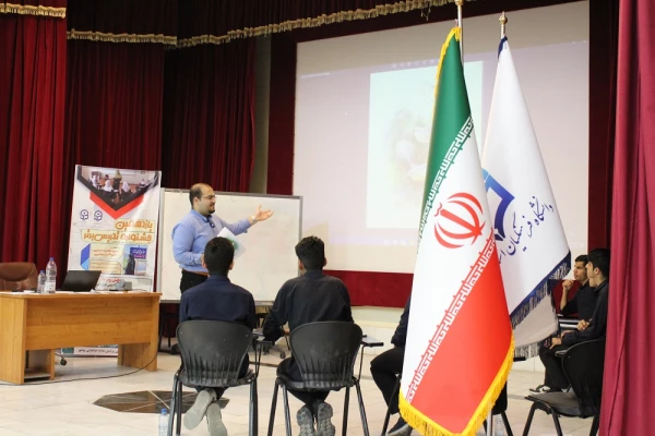 رئیس دانشگاه فرهنگیان استان بوشهر:
جشنواره تدریس برتر ساختگاه معلمان قوی برای ایران قوی است 8