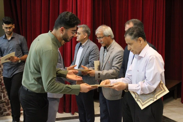 با حضور رئیس سازمان نظام روانشناسی استان بوشهر؛
آئین بزرگداشت روز روانشناسی و مشاور در دانشگاه فرهنگیان استان بوشهر برگزار شد 3