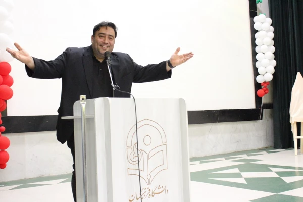 با حضور شاعران برجسته استان بوشهر؛
شب شعر گویشی در پردیس بنت الهدی صدر بوشهر برگزار شد 4