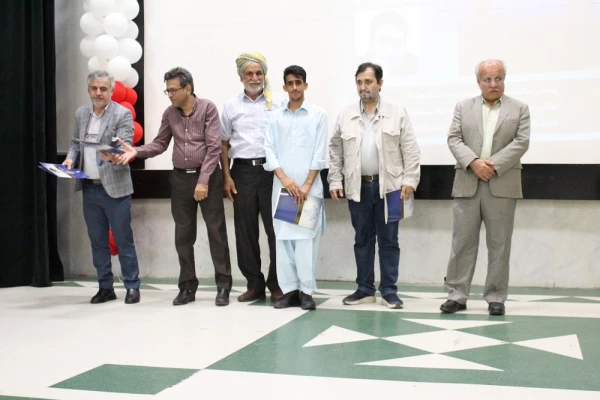 با حضور شاعران برجسته استان بوشهر؛
شب شعر گویشی در پردیس بنت الهدی صدر بوشهر برگزار شد 11