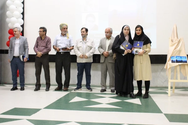 با حضور شاعران برجسته استان بوشهر؛
شب شعر گویشی در پردیس بنت الهدی صدر بوشهر برگزار شد 13