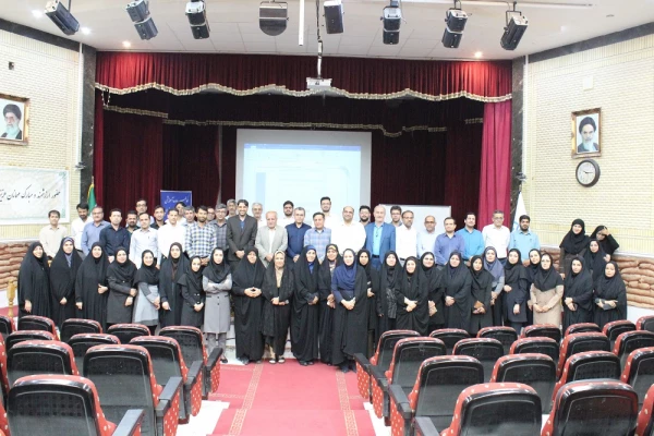 با حضور مدیرکل آموزش و پرورش استان بوشهر؛
دوره آموزشی تربیت ارزیاب حرفه ای اساتید دانشگاه فرهنگیان استان بوشهر برگزار شد
 2