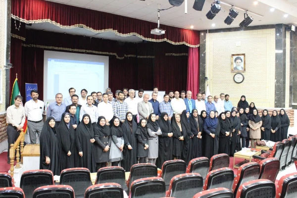 با حضور مدیرکل آموزش و پرورش استان بوشهر؛
دوره آموزشی تربیت ارزیاب حرفه ای اساتید دانشگاه فرهنگیان استان بوشهر برگزار شد
 2