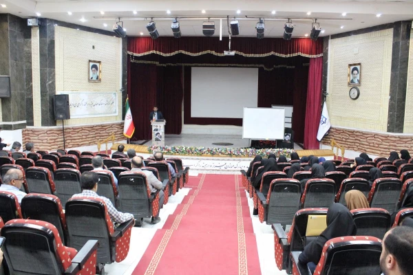 با حضور مدیرکل آموزش و پرورش استان بوشهر؛
دوره آموزشی تربیت ارزیاب حرفه ای اساتید دانشگاه فرهنگیان استان بوشهر برگزار شد
 2