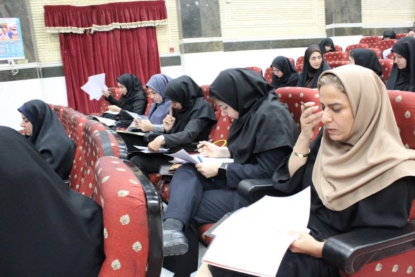 با حضور مدیرکل آموزش و پرورش استان بوشهر؛
دوره آموزشی تربیت ارزیاب حرفه ای اساتید دانشگاه فرهنگیان استان بوشهر برگزار شد
 7