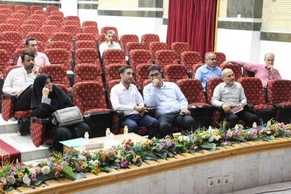 با حضور رئیس دانشگاه فرهنگیان استان بوشهر:
دوره بازآموزی کارورزی ۱ و ۳ برگزار شد 2