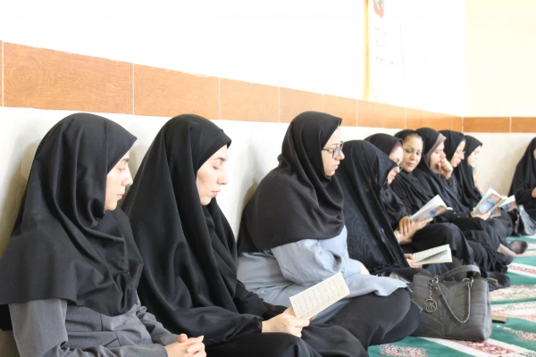 با حضور در گلزار شهدای بهشت صادق بوشهر:
تجدید میثاق مسئولان و کارکنان دانشگاه فرهنگیان استان بوشهر با آرمان های امام (ره) و شهیدان انقلاب اسلامی 3