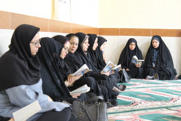 با حضور در گلزار شهدای بهشت صادق بوشهر:
تجدید میثاق مسئولان و کارکنان دانشگاه فرهنگیان استان بوشهر با آرمان های امام (ره) و شهیدان انقلاب اسلامی 4