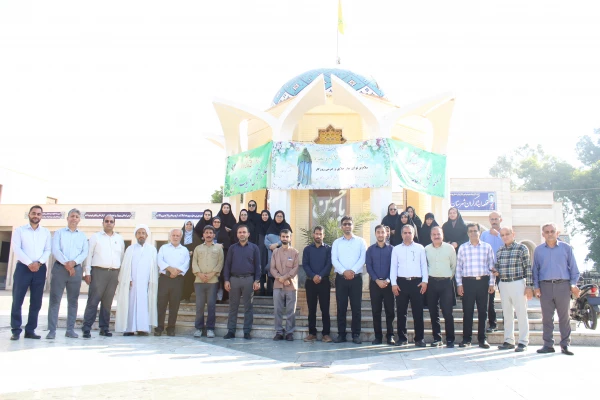 با حضور در گلزار شهدای بهشت صادق بوشهر:
تجدید میثاق مسئولان و کارکنان دانشگاه فرهنگیان استان بوشهر با آرمان های امام (ره) و شهیدان انقلاب اسلامی 5