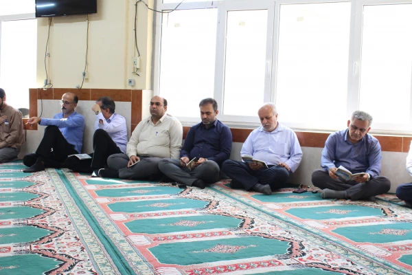 با حضور در گلزار شهدای بهشت صادق بوشهر:
تجدید میثاق مسئولان و کارکنان دانشگاه فرهنگیان استان بوشهر با آرمان های امام (ره) و شهیدان انقلاب اسلامی 6