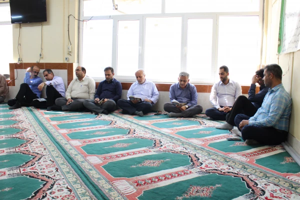 با حضور در گلزار شهدای بهشت صادق بوشهر:
تجدید میثاق مسئولان و کارکنان دانشگاه فرهنگیان استان بوشهر با آرمان های امام (ره) و شهیدان انقلاب اسلامی 7