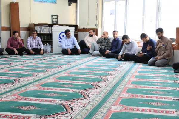 با حضور در گلزار شهدای بهشت صادق بوشهر:
تجدید میثاق مسئولان و کارکنان دانشگاه فرهنگیان استان بوشهر با آرمان های امام (ره) و شهیدان انقلاب اسلامی 8