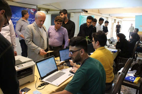 بازدید رئیس دانشگاه فرهنگیان استان بوشهر از روند ثبت نام حضوری نودانشجومعلمان دانشگاه 2