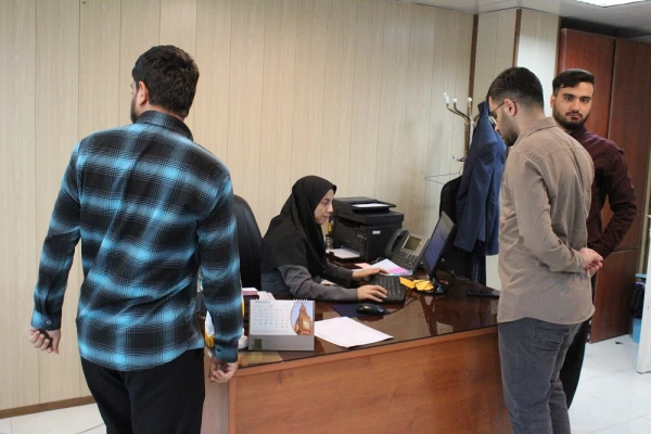 بازدید رئیس دانشگاه فرهنگیان استان بوشهر از روند ثبت نام حضوری نودانشجومعلمان دانشگاه 13