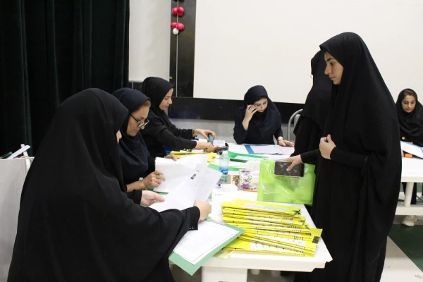 بازدید رئیس دانشگاه فرهنگیان استان بوشهر از روند ثبت نام نودانشجومعلمان دانشگاه 2