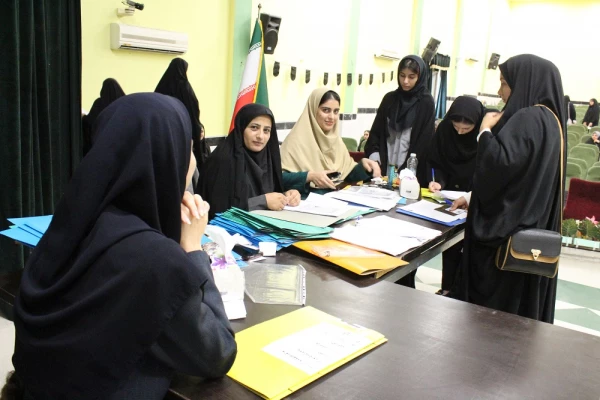 بازدید رئیس دانشگاه فرهنگیان استان بوشهر از روند ثبت نام نودانشجومعلمان دانشگاه 7