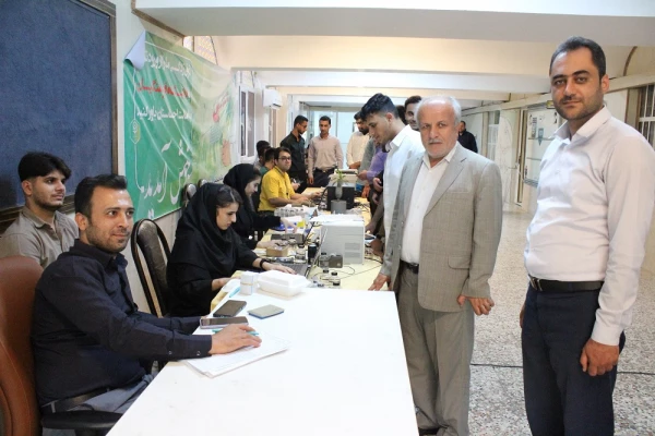 بازدید رئیس دانشگاه فرهنگیان استان بوشهر از روند ثبت نام حضوری نودانشجومعلمان دانشگاه 3