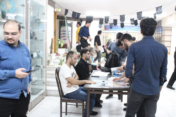 بازدید رئیس دانشگاه فرهنگیان استان بوشهر از روند ثبت نام حضوری نودانشجومعلمان دانشگاه 10