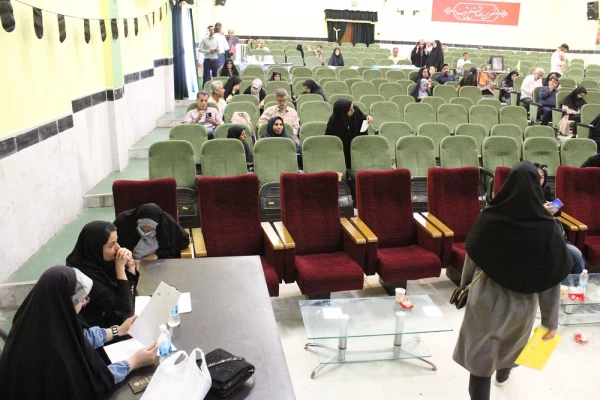 بازدید رئیس دانشگاه فرهنگیان استان بوشهر از روند ثبت نام حضوری نودانشجومعلمان دانشگاه 13