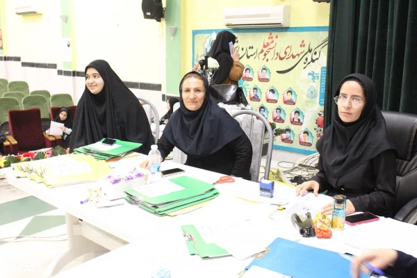 بازدید رئیس دانشگاه فرهنگیان استان بوشهر از روند ثبت نام حضوری نودانشجومعلمان دانشگاه 17