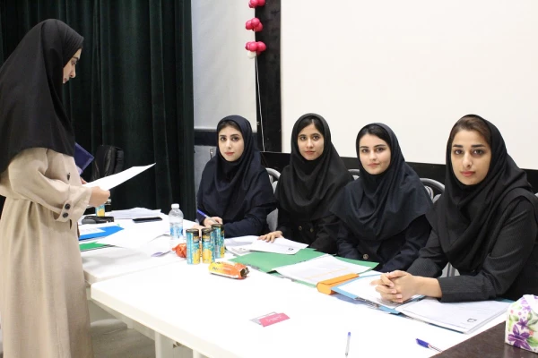 بازدید رئیس دانشگاه فرهنگیان استان بوشهر از روند ثبت نام حضوری نودانشجومعلمان دانشگاه 18