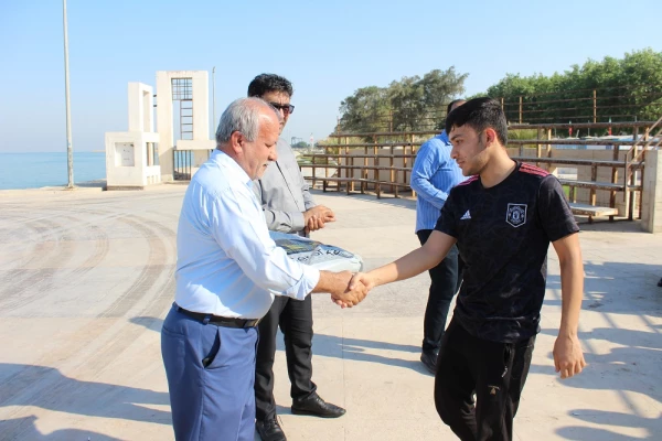 در ساحل شهر بوشهر؛
برگزاری همایش سراسری پیاده روی فرصت مهر دانشجومعلمان و کارکنان پردیس علامه طباطبایی  3