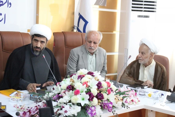 در دانشگاه فرهنگیان استان بوشهر برگزار شد:
دوره آموزشی و کارگاه توانمندسازی امامان جماعات دانشگاه های استان بوشهر 11