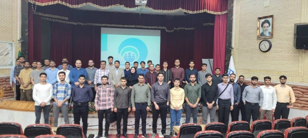 با حضور مدیر گروه دانشگاه فرهنگیان استان بوشهر؛
 برگزاری نشست معارفه ورودی های زبان ۱۴۰۳ پردیس علامه با گروه زبان دانشگاه 2