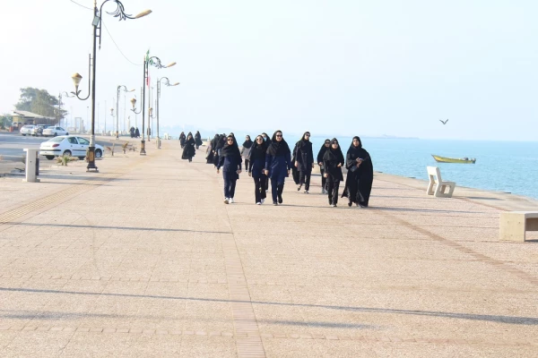 در ساحل شهر بوشهر؛
همایش پیاده روی دانشجومعلمان پردیس بنت الهدی صدر برگزار شد 4