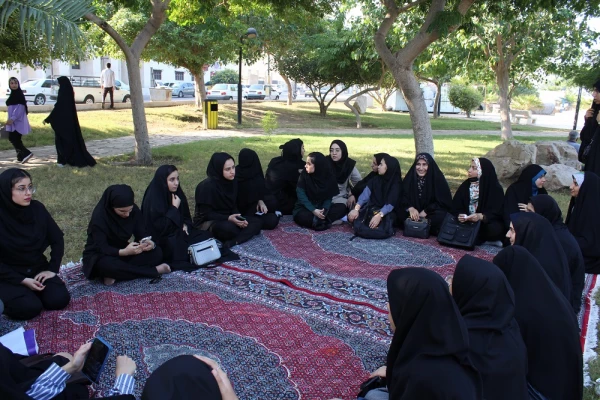 در ساحل شهر بوشهر؛
همایش پیاده روی دانشجومعلمان پردیس بنت الهدی صدر برگزار شد 2