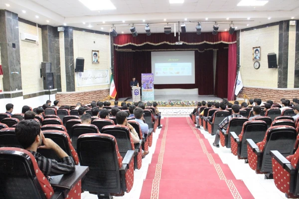 با حضور قهرمان سه دوره مسابقات وزنه  برداری آسیا؛
برگزاری کارگاه آشنایی با مکمل های ورزشی در دانشگاه فرهنگیان استان بوشهر  9