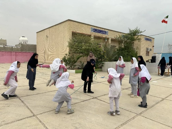 برگزاری زنگ ورزش توسط دانشجومعلمان بوشهری در روستای گلکی تنگستان 2