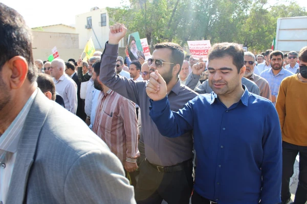 با حضور باشکوه رئیس، مسئولان، کارکنان، اساتید و دانشجومعلمان دانشگاه فرهنگیان استان بوشهر؛
راهپیمایی 13 آبان در بوشهر برگزار شد 2