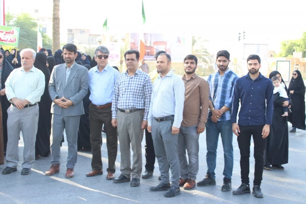 با حضور باشکوه رئیس، مسئولان، کارکنان، اساتید و دانشجومعلمان دانشگاه فرهنگیان استان بوشهر؛
راهپیمایی 13 آبان در بوشهر برگزار شد 9