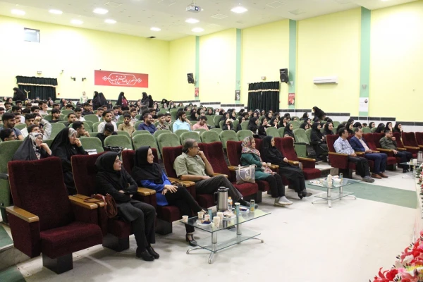 در دانشگاه فرهنگیان استان بوشهر؛
همایش علمی – ادبی شبی در کوی مولانا برگزار شد 2