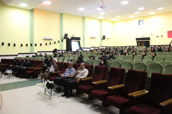 معاون توسعه منابع و امور دانشجویی پردیس بنت الهدی صدر:
دانشجومعلمان، معلمان فردای این سرزمین هستند 2