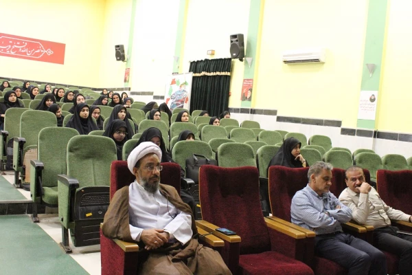 معاون توسعه منابع و امور دانشجویی پردیس بنت الهدی صدر:
دانشجومعلمان، معلمان فردای این سرزمین هستند 2