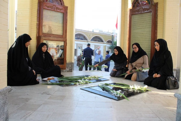 برگزاری آئین تجدید میثاق با شهدا مسئولان و کارکنان دانشگاه فرهنگیان استان بوشهر 4